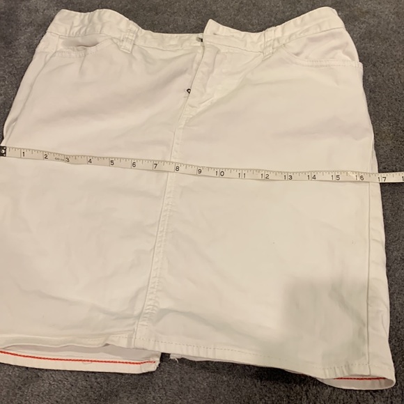 Tommy Hilfiger mini skirt - Picture 7 of 8